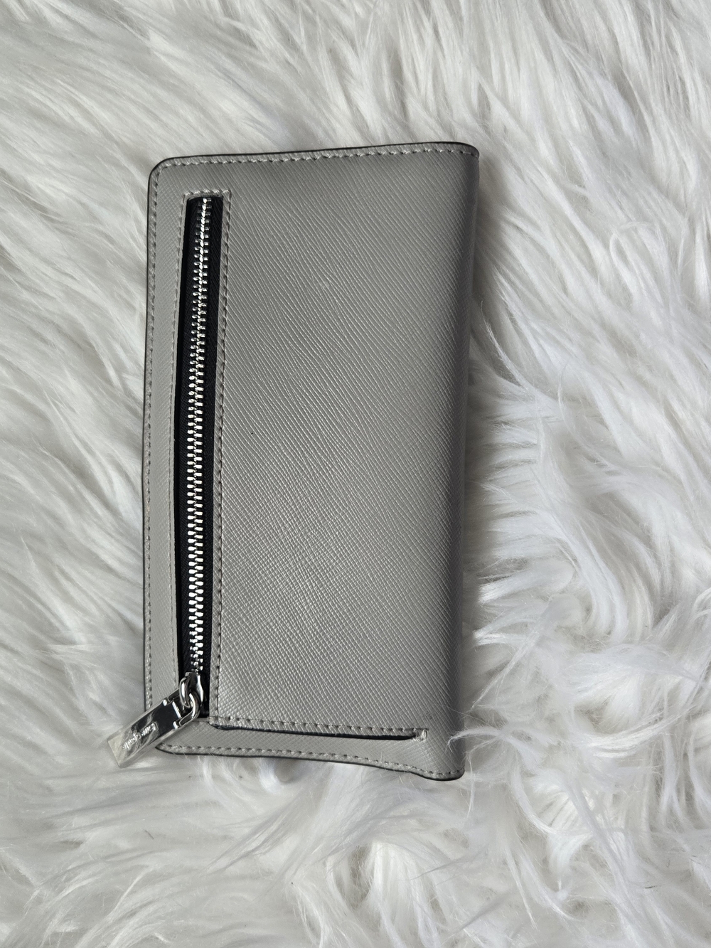 kate spade Two-Tone White and Light Gray Saffiano Wallet - Picture 2 of 3